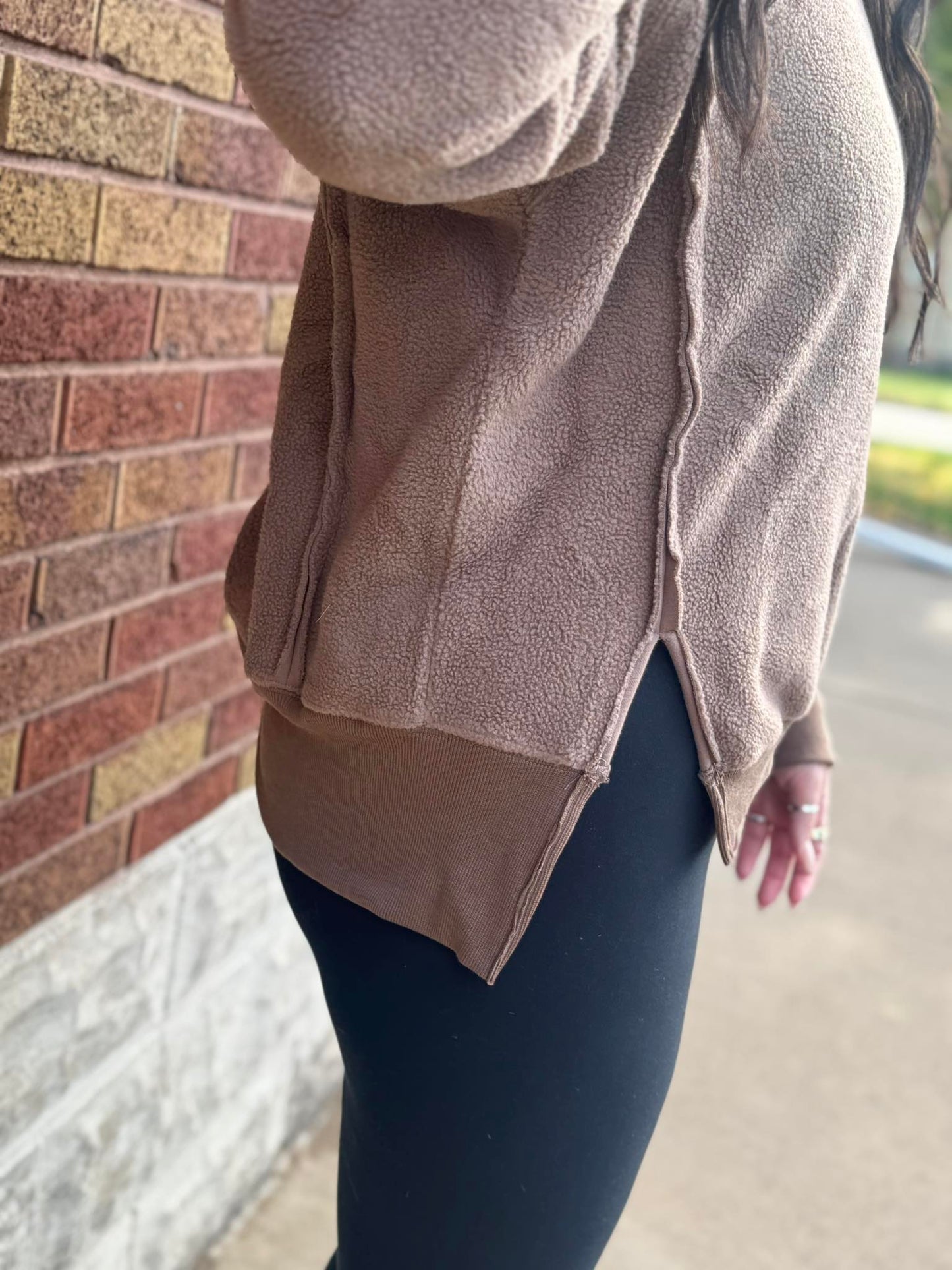 CREWNECK TEDDY PULLOVER